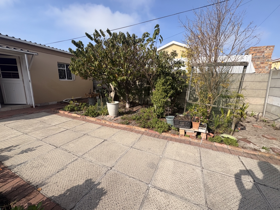 To Let 1 Bedroom Property for Rent in Belthorn Estate Western Cape